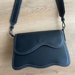 Hvisk Elude Structure Vegan Leather Crossbody & Shoulder Bag
